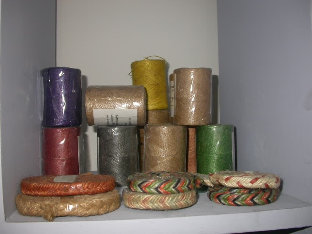 Natural jute yarn